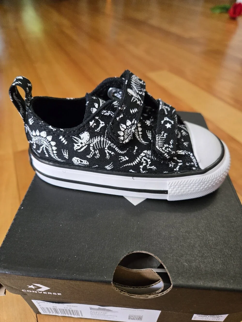 NWT- Size 4-Converse Kids Black & White Dinosaur Print Velcro Low Top Sneakers